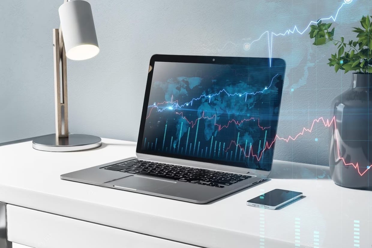 What is a good laptop for stock trading? A Full 2023 Guide